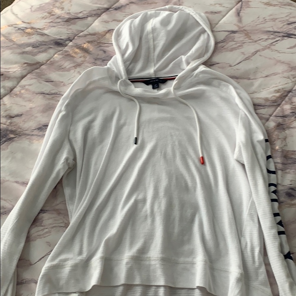 Woman’s Tommy Hilfiger light jacket size small